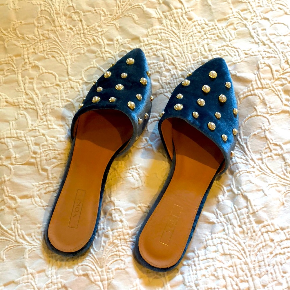 Yoki velvet blue slides with gold bezel set pearl accents